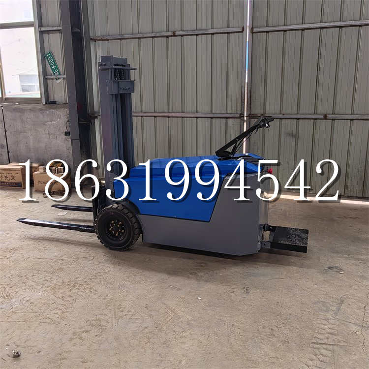 长白朝鲜族自治县全电动叉车插腿式堆高车液压装卸车1.5吨升高小型站驾式铲车